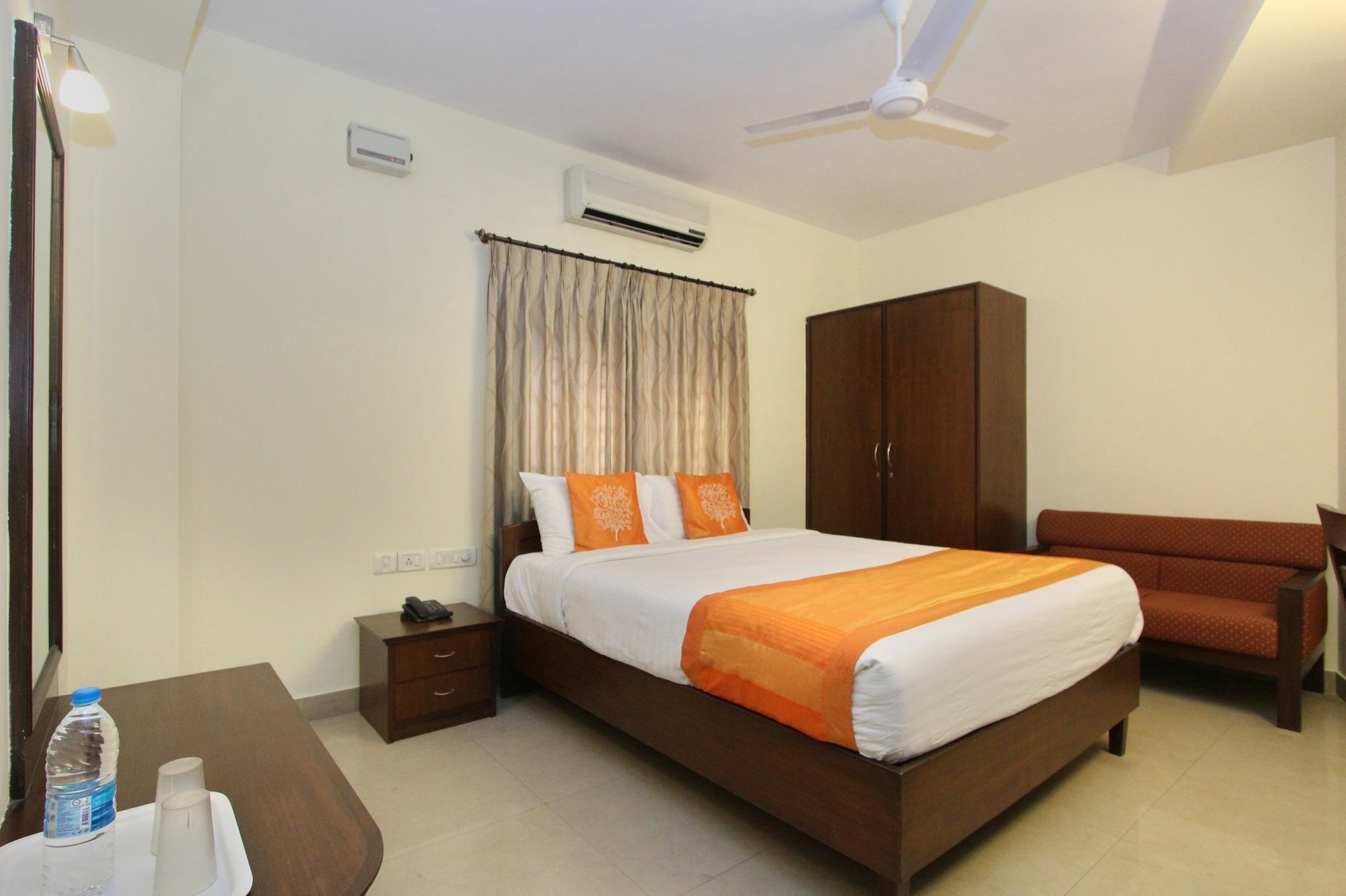 העיר בנגלור Hotel O Abhimaani Comforts מראה חיצוני תמונה
